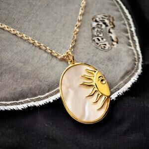 NEW 18K yellow gold plated oval engraved sun shell pendant necklace jewelry B5A